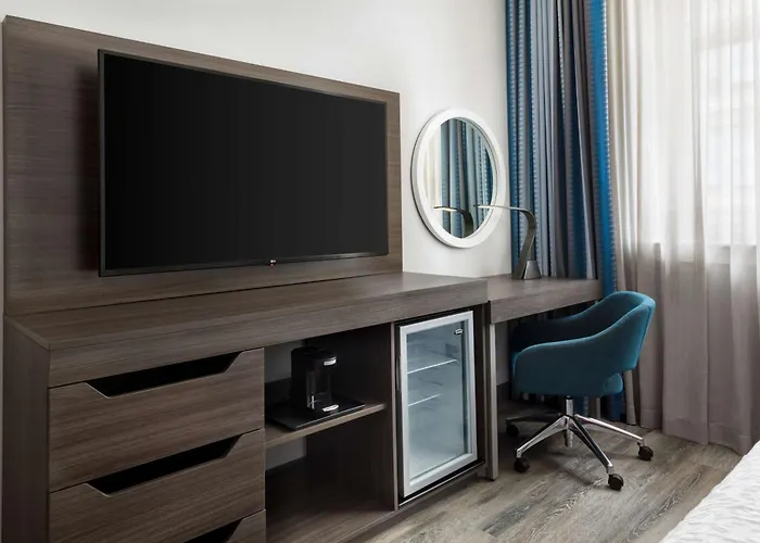 Hampton Inn & Suites Baltimore Inner Harbor